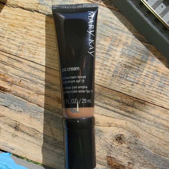 CC Cream - Very Deep - Cover Cream Sunscreen SFP 15 - Mary Kay Exp 2025 - Picture 2 of 5